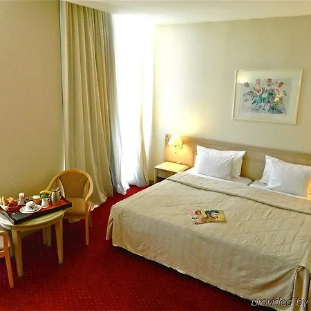 B4 Park Hotel 4*