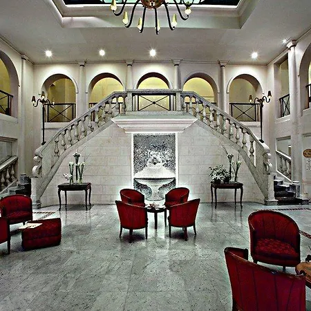 Hotel B4 Park