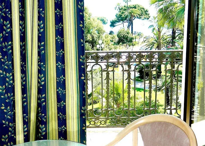 B4 Park Hotel 4*