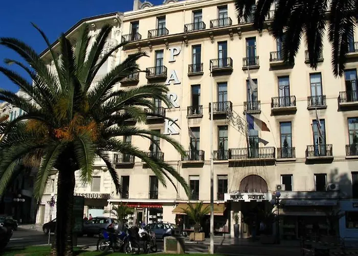 Hotel B4 Park 4*