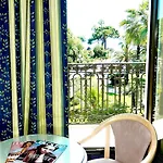 B4 Park Hotel 4*